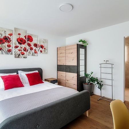 Linda Terrace By Quokka 360 - Modern One-Bedroom Flat With Sun Terrace Locarno Buitenkant foto