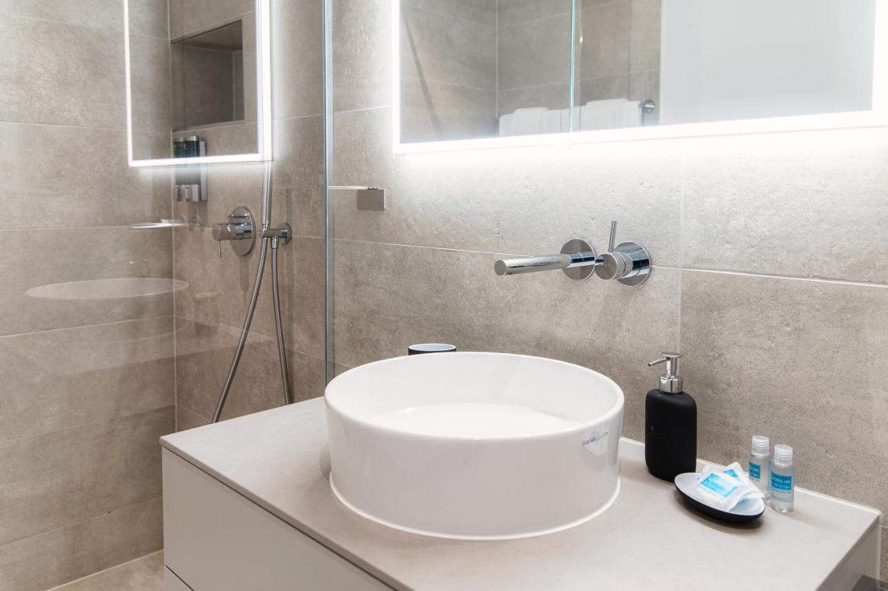 Linda Terrace By Quokka 360 - Modern One-Bedroom Flat With Sun Terrace Locarno Buitenkant foto
